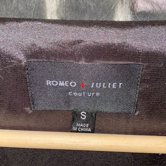 Romeo + Juliet Faux Fur Vest - Picture 5 of 7